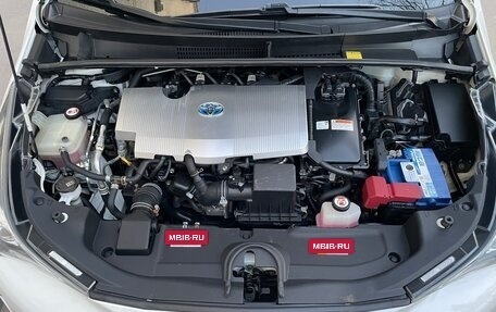 Toyota Prius IV XW50, 2016 год, 2 180 000 рублей, 18 фотография