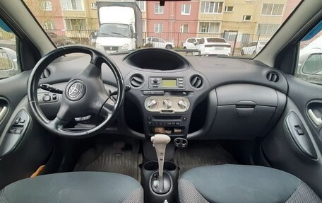 Toyota Yaris I рестайлинг, 2003 год, 450 000 рублей, 6 фотография