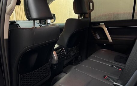 Toyota Land Cruiser Prado 150 рестайлинг 2, 2021 год, 6 700 000 рублей, 6 фотография