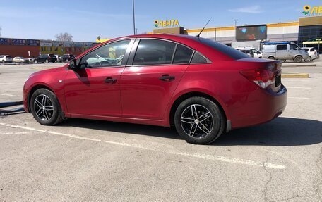 Chevrolet Cruze II, 2009 год, 680 000 рублей, 3 фотография