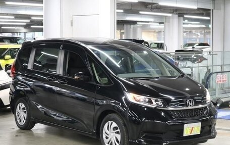 Honda Freed II, 2021 год, 1 950 000 рублей, 2 фотография