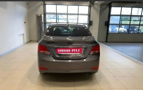 Hyundai Solaris II рестайлинг, 2014 год, 1 000 000 рублей, 2 фотография