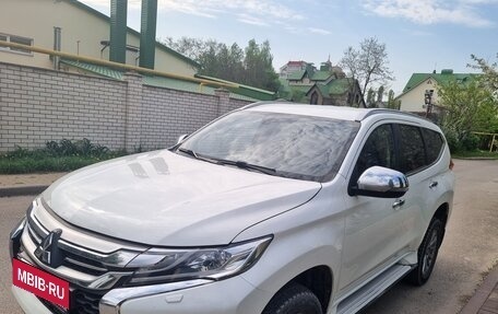 Mitsubishi Pajero Sport III рестайлинг, 2017 год, 2 650 000 рублей, 2 фотография