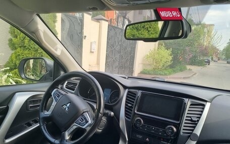 Mitsubishi Pajero Sport III рестайлинг, 2017 год, 2 650 000 рублей, 11 фотография