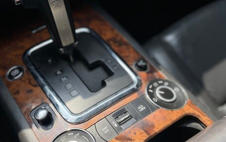 Volkswagen Touareg III, 2007 год, 1 350 000 рублей, 28 фотография