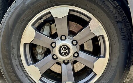 Toyota Land Cruiser Prado 150 рестайлинг 2, 2012 год, 2 999 900 рублей, 4 фотография