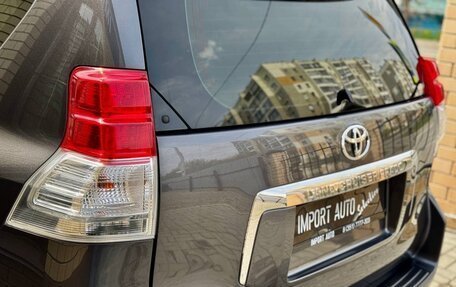 Toyota Land Cruiser Prado 150 рестайлинг 2, 2012 год, 2 999 900 рублей, 11 фотография