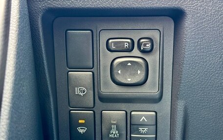 Toyota Land Cruiser Prado 150 рестайлинг 2, 2012 год, 2 999 900 рублей, 18 фотография