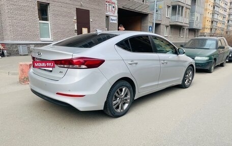 Hyundai Elantra VI рестайлинг, 2018 год, 1 370 000 рублей, 5 фотография