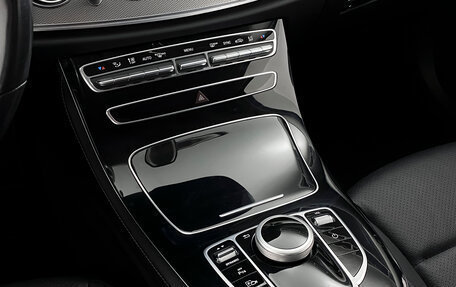 Mercedes-Benz E-Класс, 2019 год, 2 999 000 рублей, 25 фотография