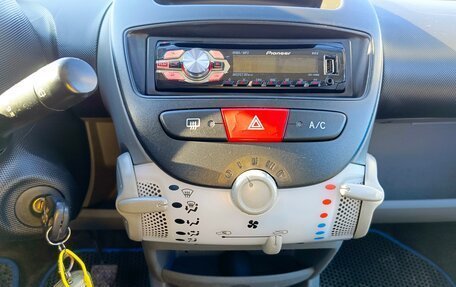 Peugeot 107 I рестайлинг, 2011 год, 499 000 рублей, 18 фотография