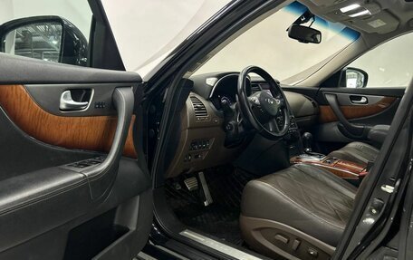 Infiniti QX70, 2014 год, 1 650 000 рублей, 24 фотография