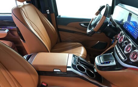 Mercedes-Benz Vito, 2024 год, 10 000 000 рублей, 14 фотография