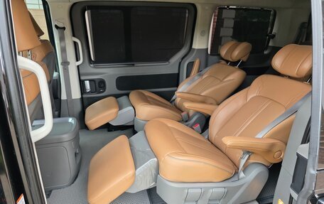 Hyundai Staria, 2021 год, 4 650 000 рублей, 20 фотография