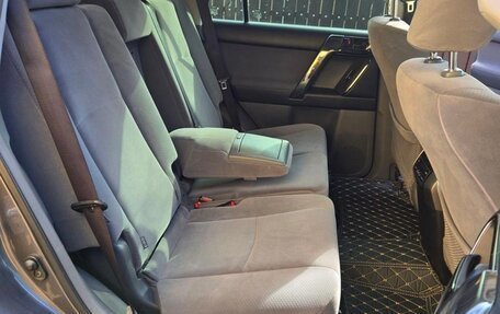 Toyota Land Cruiser Prado 150 рестайлинг 2, 2011 год, 3 300 000 рублей, 19 фотография