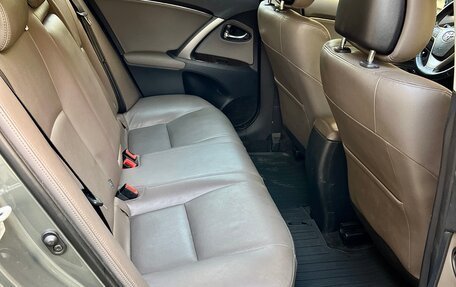 Toyota Avensis III рестайлинг, 2012 год, 2 300 000 рублей, 19 фотография