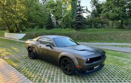 Dodge Challenger III рестайлинг 2, 2017 год, 3 500 000 рублей, 7 фотография