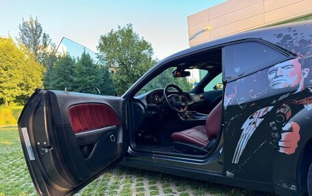 Dodge Challenger III рестайлинг 2, 2017 год, 3 500 000 рублей, 13 фотография