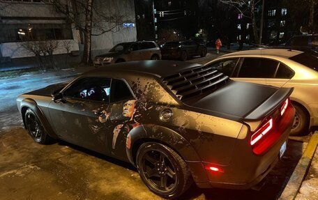 Dodge Challenger III рестайлинг 2, 2017 год, 3 500 000 рублей, 12 фотография