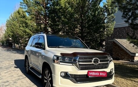 Toyota Land Cruiser 200, 2019 год, 9 500 000 рублей, 2 фотография