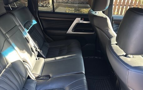 Toyota Land Cruiser 200, 2019 год, 9 500 000 рублей, 21 фотография