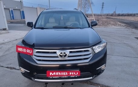 Toyota Highlander III, 2012 год, 1 600 000 рублей, 2 фотография