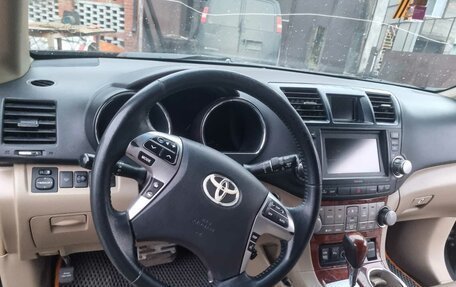 Toyota Highlander III, 2012 год, 1 600 000 рублей, 9 фотография