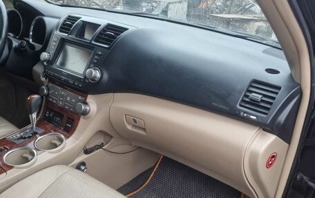 Toyota Highlander III, 2012 год, 1 600 000 рублей, 13 фотография