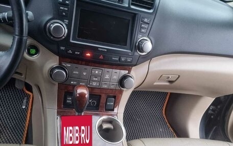 Toyota Highlander III, 2012 год, 1 600 000 рублей, 10 фотография