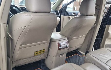 Toyota Highlander III, 2012 год, 1 600 000 рублей, 21 фотография