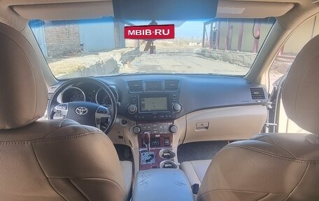 Toyota Highlander III, 2012 год, 1 600 000 рублей, 30 фотография