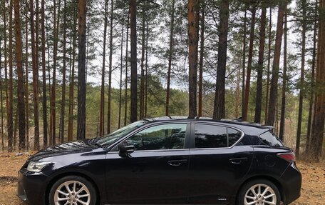 Lexus CT I рестайлинг, 2011 год, 1 550 000 рублей, 2 фотография