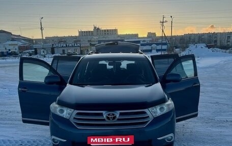 Toyota Highlander III, 2012 год, 2 100 000 рублей, 11 фотография