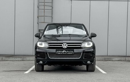 Volkswagen Touareg III, 2012 год, 2 100 000 рублей, 2 фотография