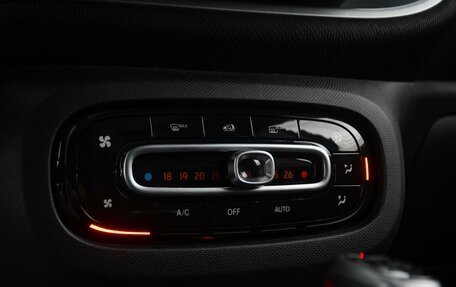 Smart Fortwo III, 2017 год, 2 450 000 рублей, 17 фотография