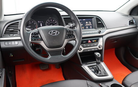 Hyundai Elantra VI рестайлинг, 2017 год, 1 100 000 рублей, 9 фотография