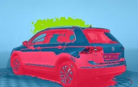 Volkswagen Tiguan II, 2019 год, 2 390 000 рублей, 6 фотография