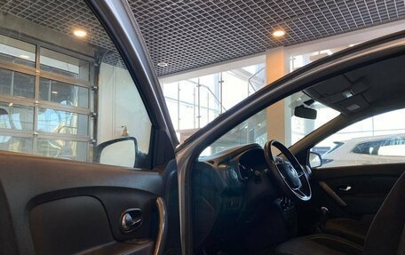 Renault Logan II, 2019 год, 1 120 000 рублей, 21 фотография