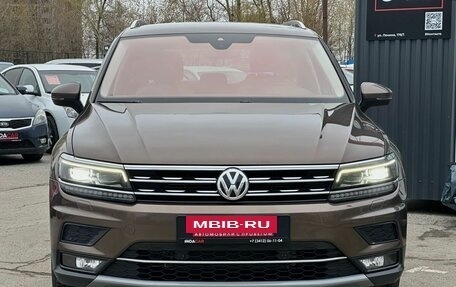 Volkswagen Tiguan II, 2018 год, 3 039 000 рублей, 2 фотография