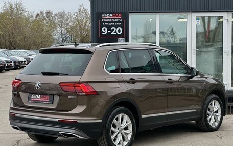 Volkswagen Tiguan II, 2018 год, 3 039 000 рублей, 4 фотография