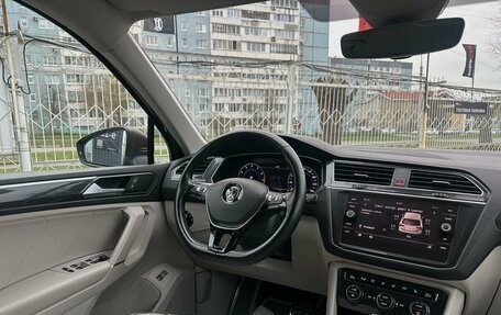 Volkswagen Tiguan II, 2018 год, 3 039 000 рублей, 9 фотография