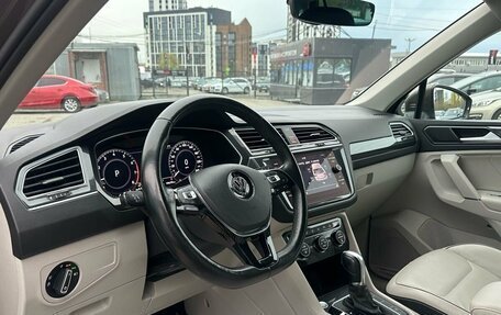 Volkswagen Tiguan II, 2018 год, 3 039 000 рублей, 8 фотография