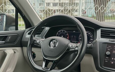 Volkswagen Tiguan II, 2018 год, 3 039 000 рублей, 13 фотография