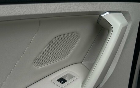 Volkswagen Tiguan II, 2018 год, 3 039 000 рублей, 18 фотография