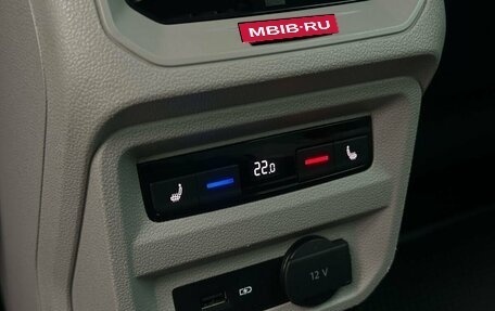 Volkswagen Tiguan II, 2018 год, 3 039 000 рублей, 24 фотография