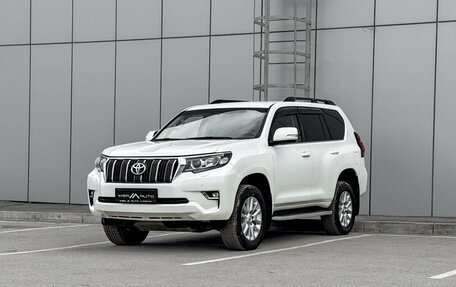 Toyota Land Cruiser Prado 150 рестайлинг 2, 2017 год, 4 300 000 рублей, 1 фотография