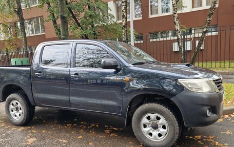 Toyota Hilux VII, 2013 год, 2 100 000 рублей, 2 фотография