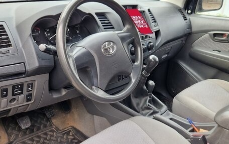 Toyota Hilux VII, 2013 год, 2 100 000 рублей, 23 фотография