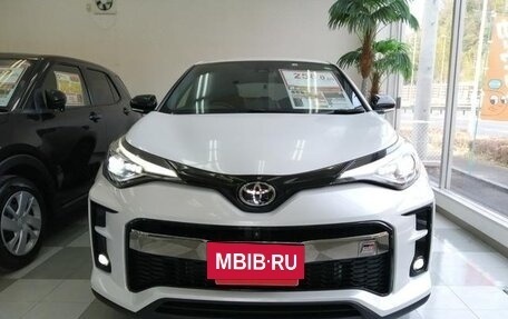 Toyota C-HR I рестайлинг, 2022 год, 2 фотография