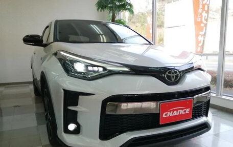 Toyota C-HR I рестайлинг, 2022 год, 3 фотография